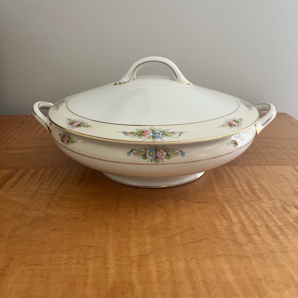 Vintage Noritake China The Sedan Round Covered Veggie Bowl 8 1/2” Serving Dish